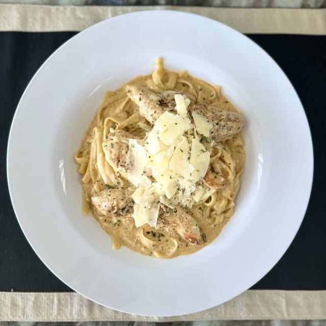 Fettuccine Alfredo With Chicken.